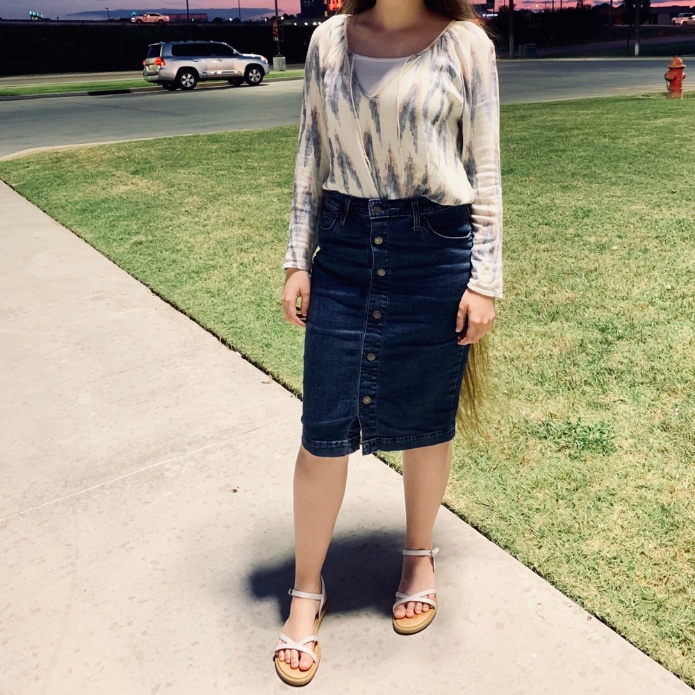 Only One Left!!- Classic Jean Skirt - Picture 6 of 7